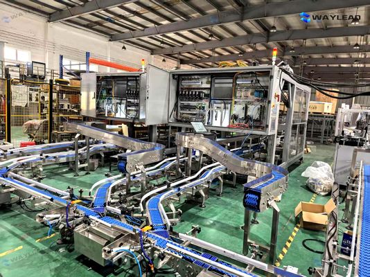Gıda İşleme Fabrikası Elektrikli Otomatik Hffs Yatay Akışlı Sarma Makinesi Belirtiyor
